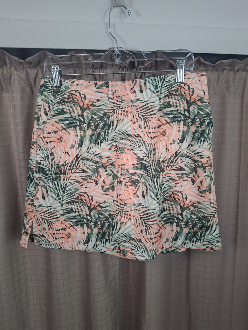 Lady Hagen Activewear Golf Tennis Pickleball Skort Peach with Palm Print Size 6